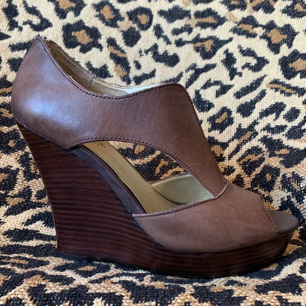 Seychelles Brown Wedges